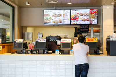 肯德基 快餐服務(wù)典范的演變與挑戰(zhàn)